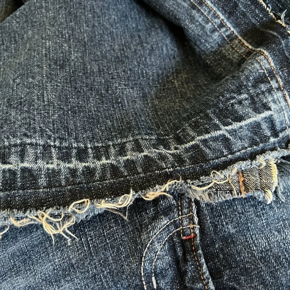 Unique DKNY Long Deconstructed Frayed Denim Skirt Size 0 - Picture 11 of 11